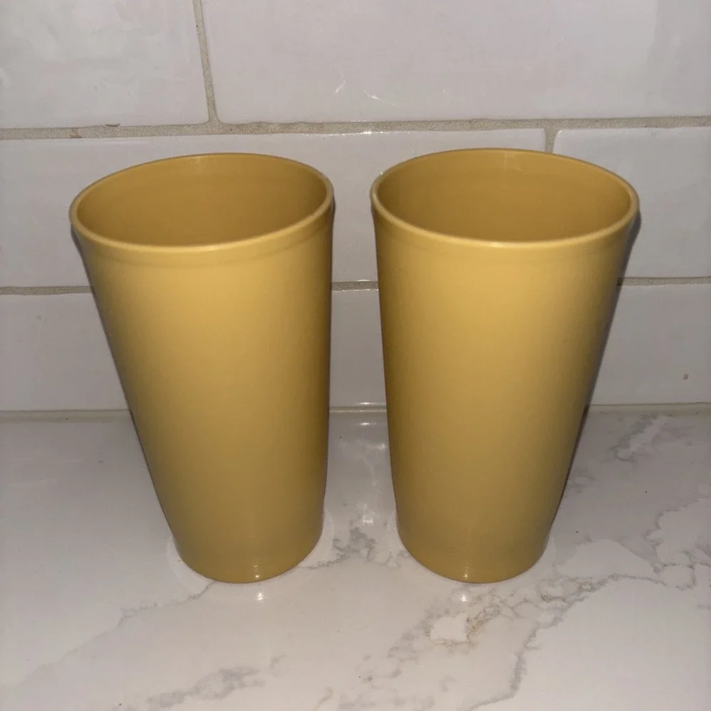 Tupperware Tumblers Vintage Classic 12 oz Cups Harvest Gold 873 Set of 2